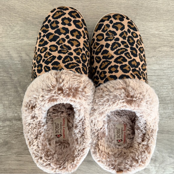 Bob’s by Skechers Cuddle Cat Faux Fur Slippers With Memory Foam - Picture 3 of 5